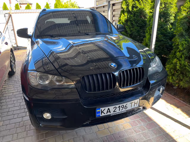 BMW X6 - фото 1