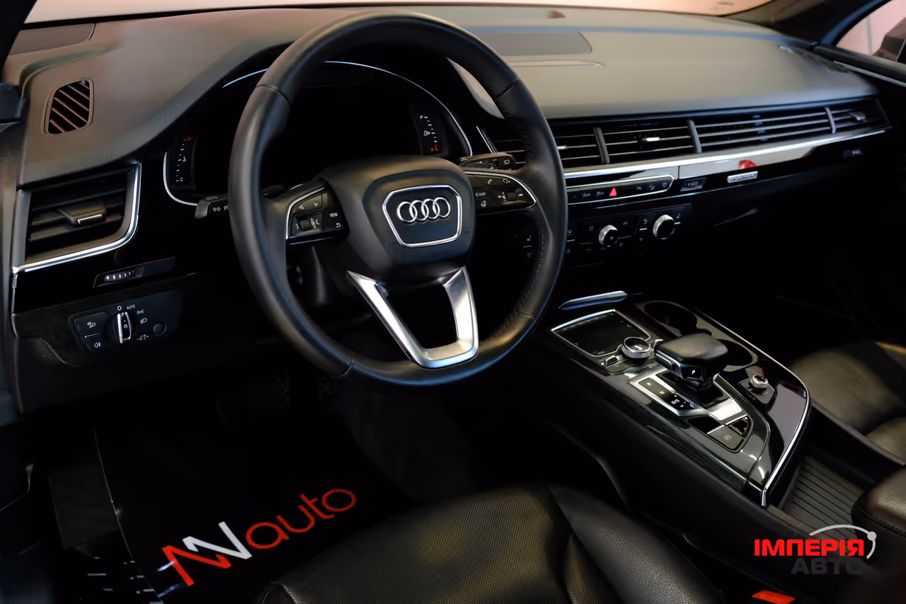 Audi Q7 - фото 7