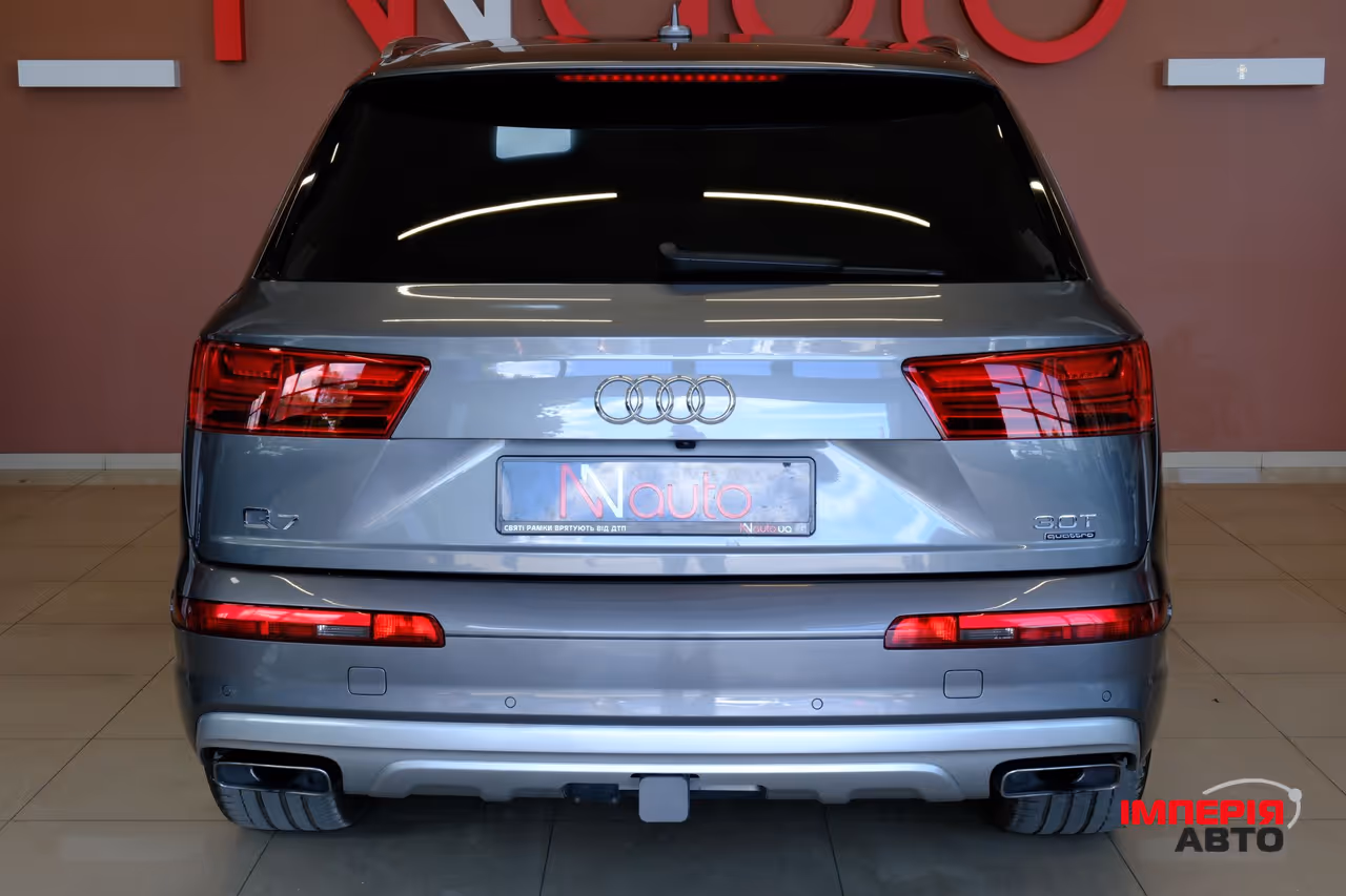 Audi Q7 - фото 6