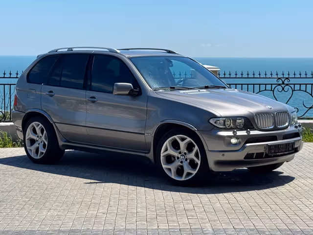 BMW X5 - фото 1