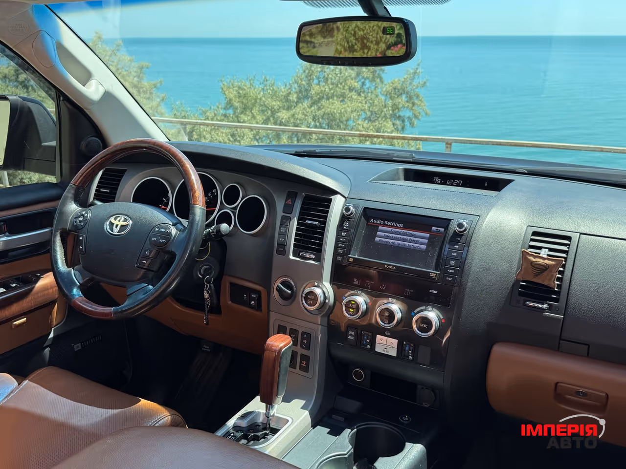 Toyota Sequoia - фото 23