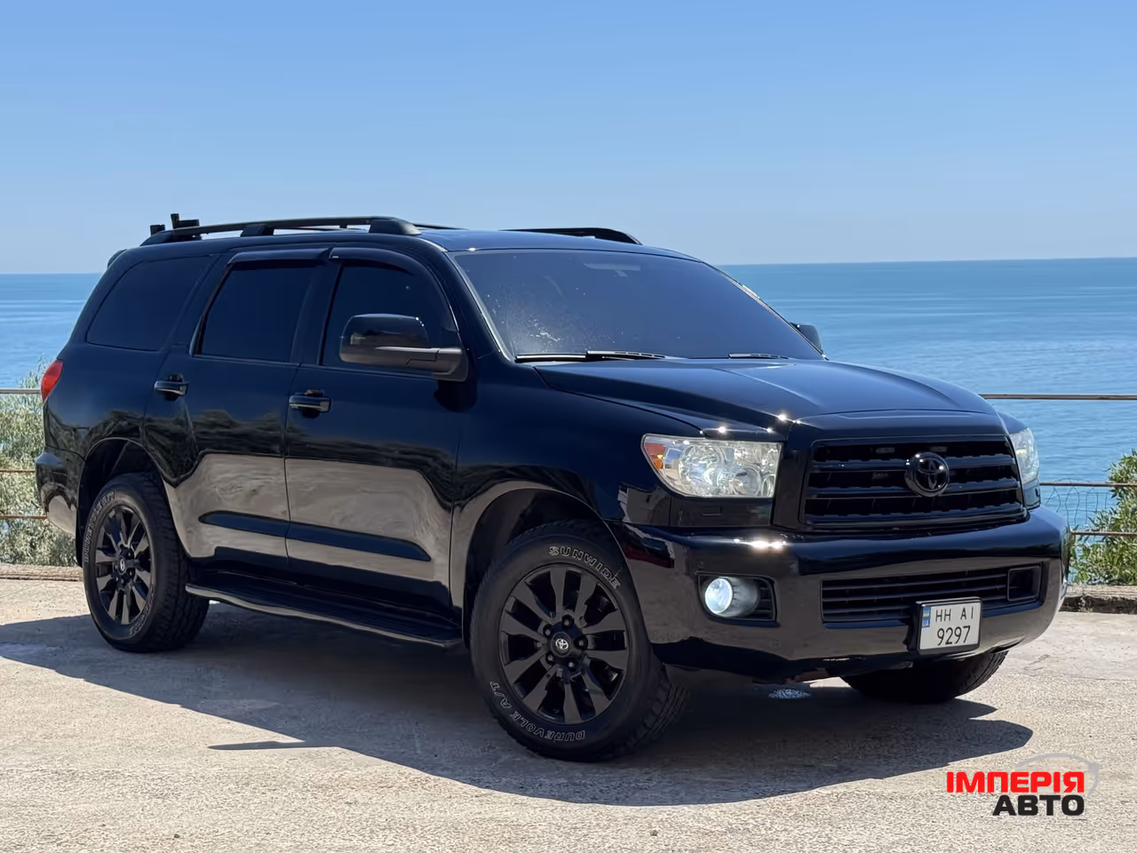 Toyota Sequoia - фото 3