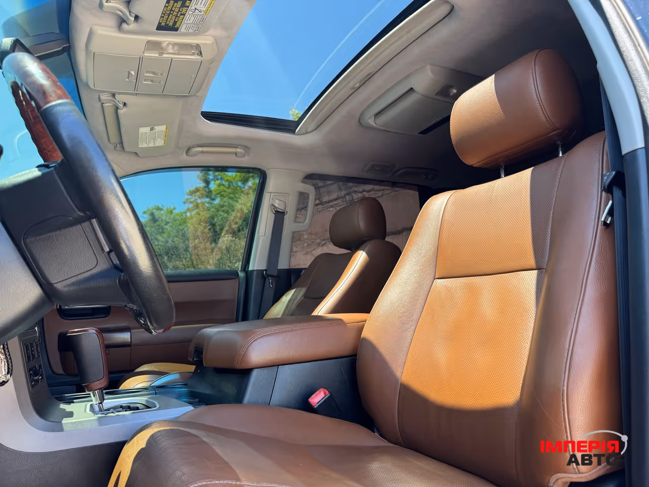 Toyota Sequoia - фото 13