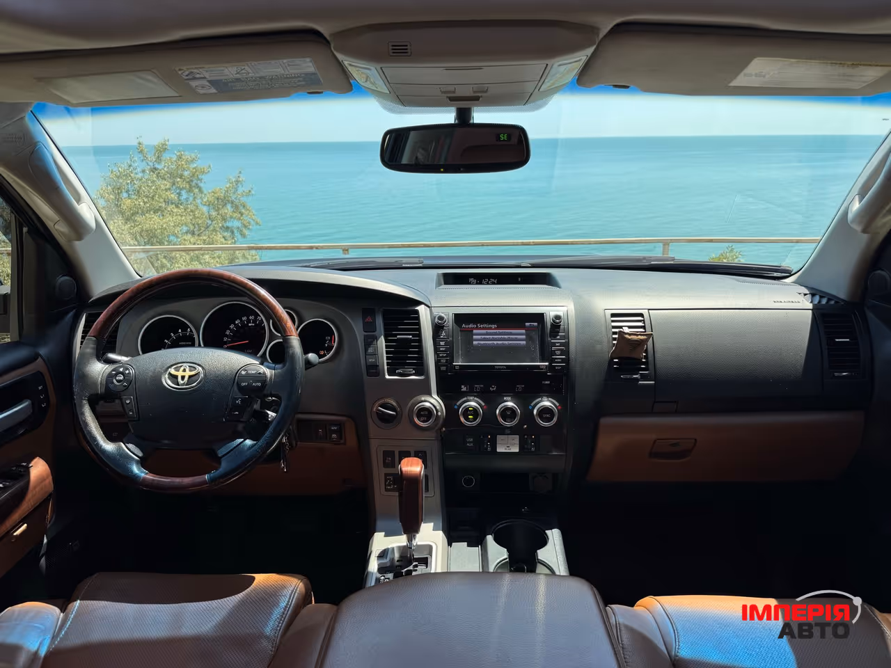 Toyota Sequoia - фото 20