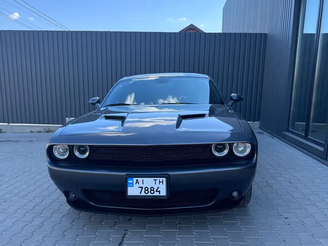 Dodge Challenger - фото 2
