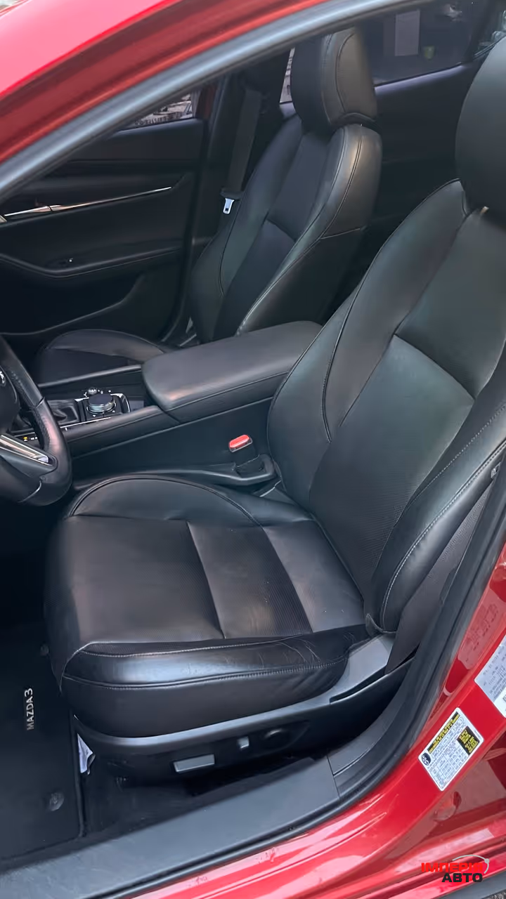 Mazda 3 - фото 13