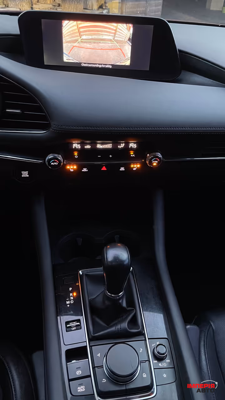 Mazda 3 - фото 9