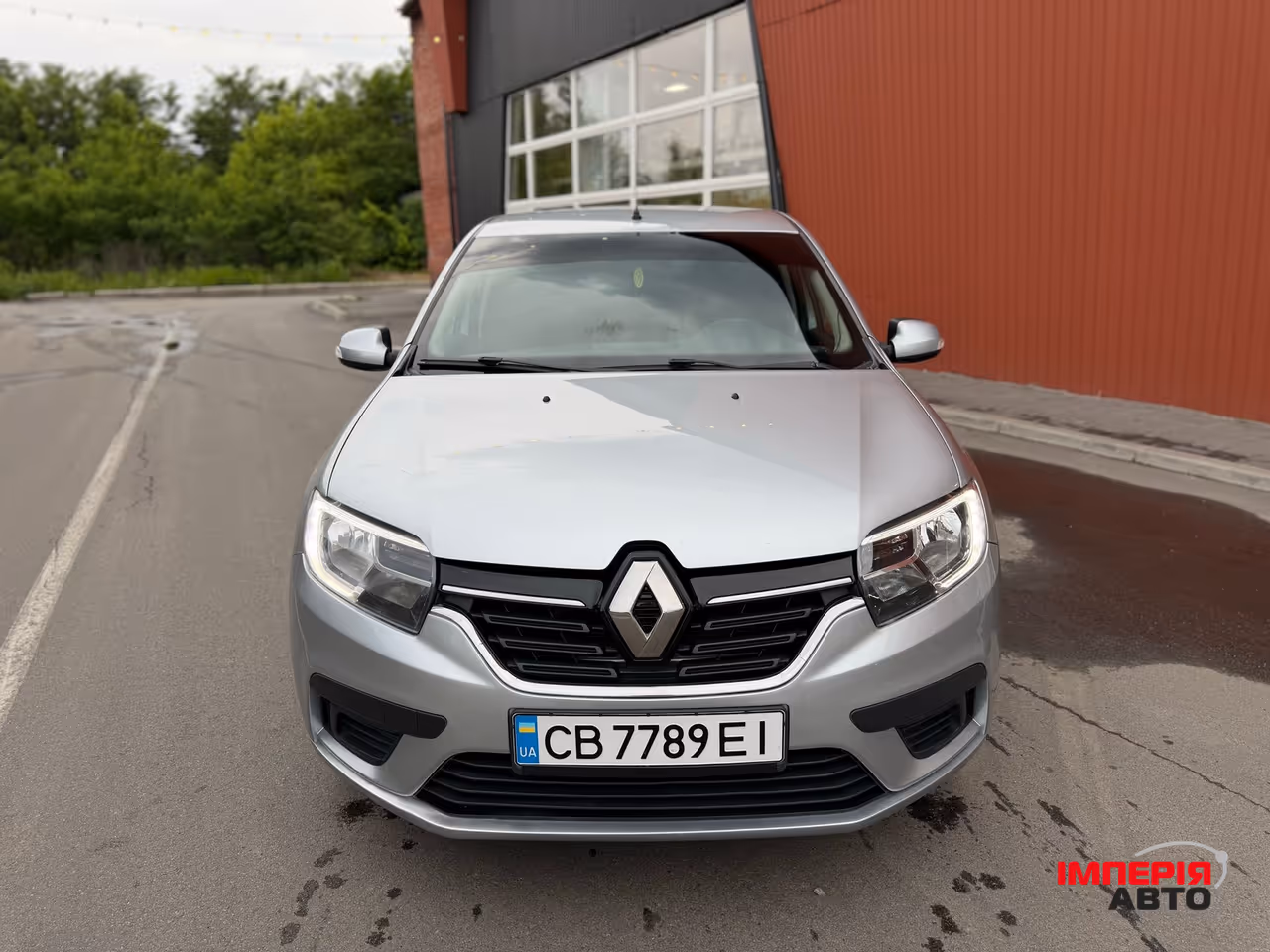 Renault Logan - фото 2
