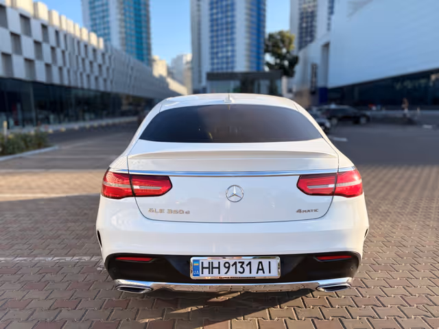 Mercedes-Benz GLE - фото 4