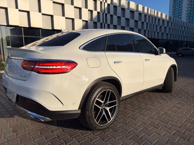 Mercedes-Benz GLE - фото 3
