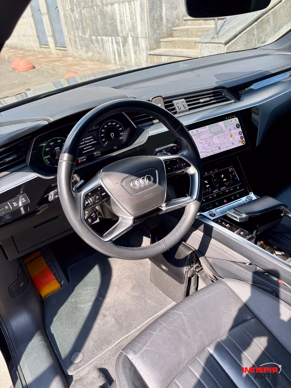 Audi e-tron - фото 24