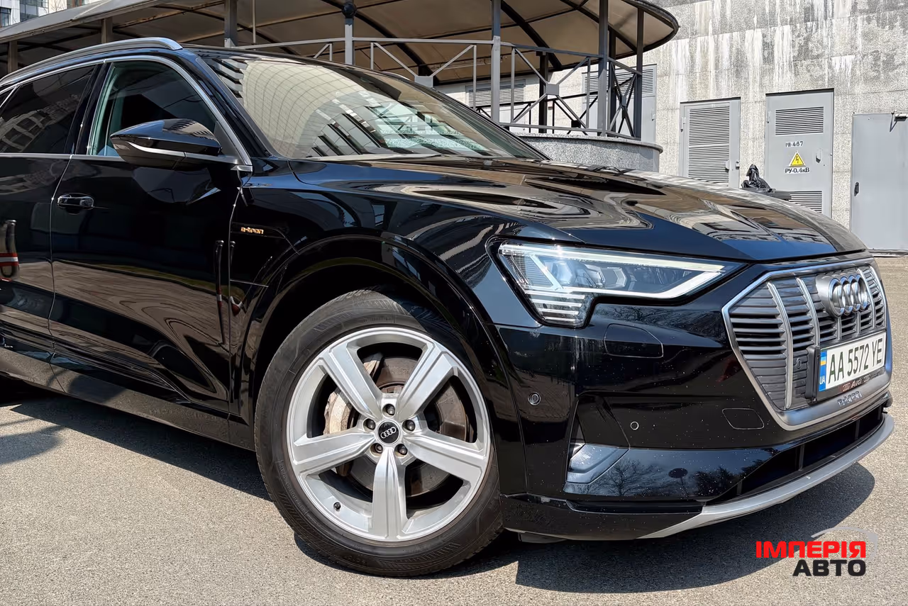 Audi e-tron - фото 4