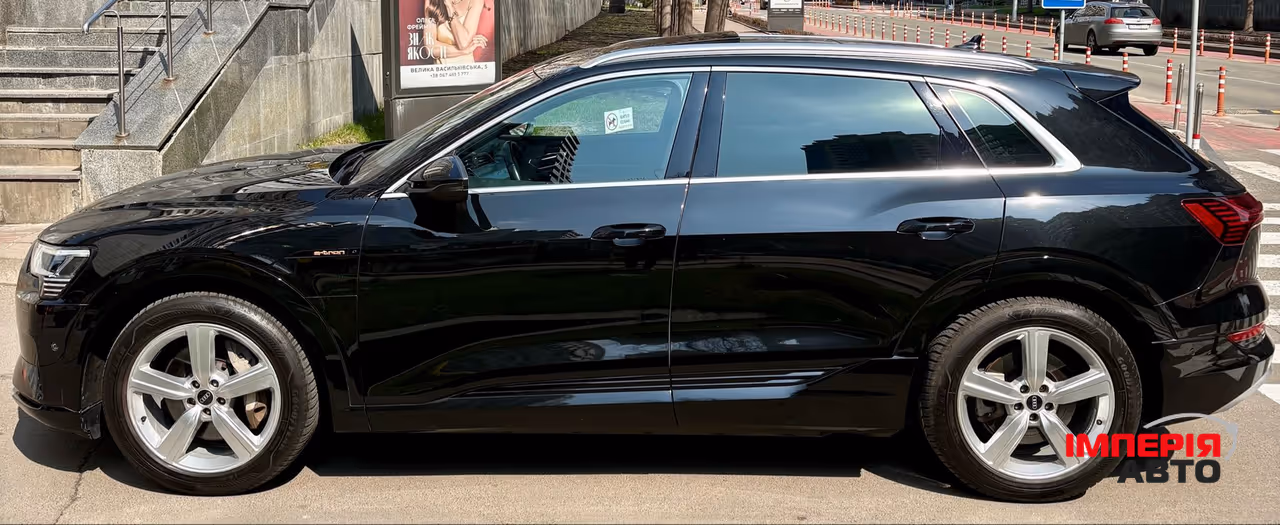 Audi e-tron - фото 18