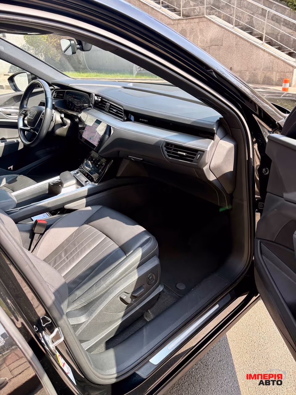 Audi e-tron - фото 13