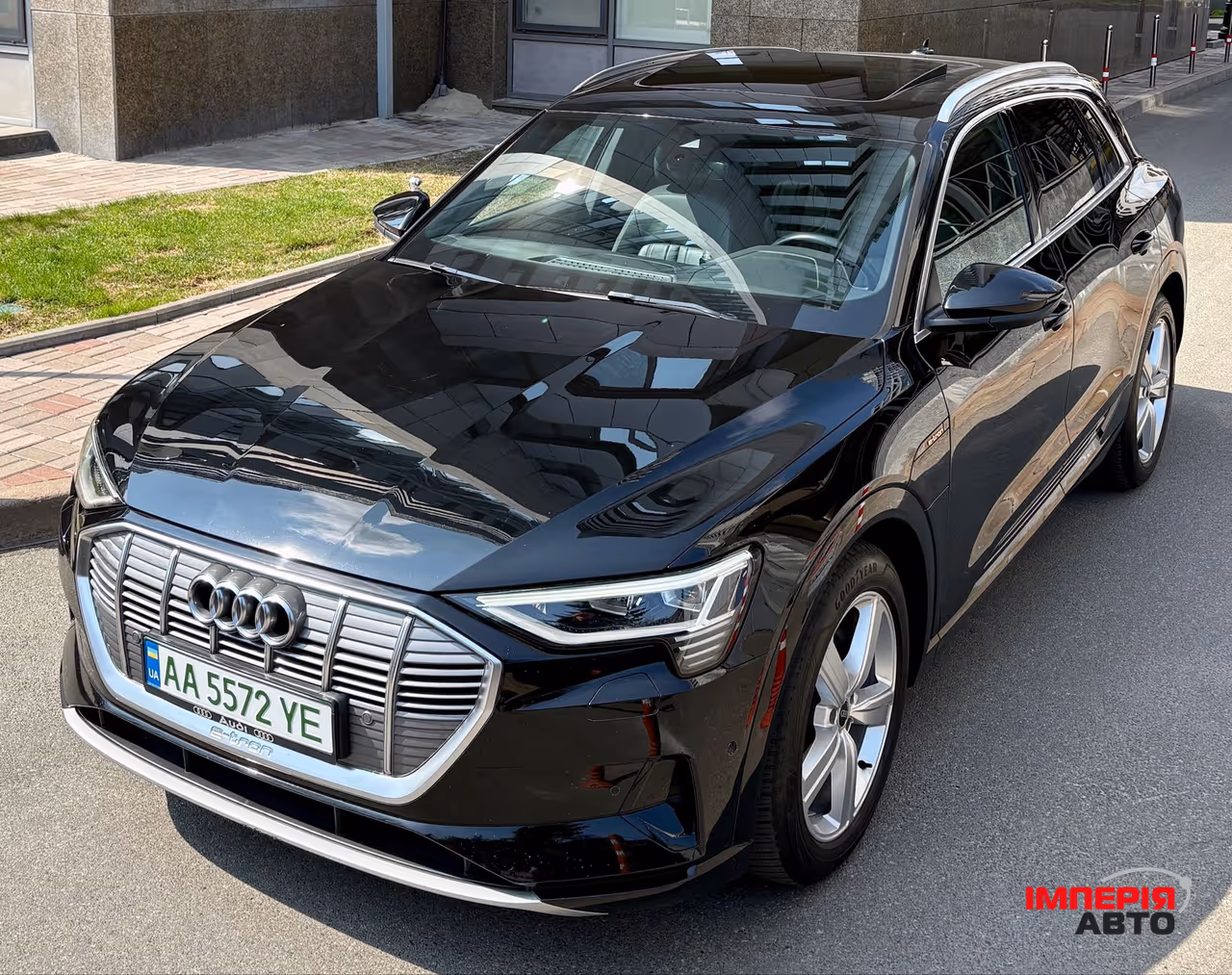 Audi e-tron - фото 11