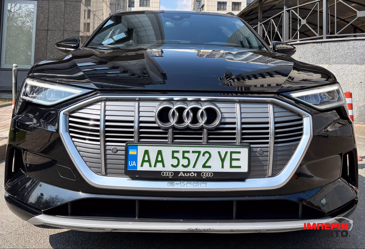 Audi e-tron - фото 5