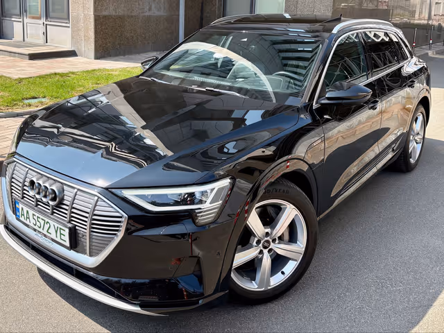 Audi e-tron - фото 3
