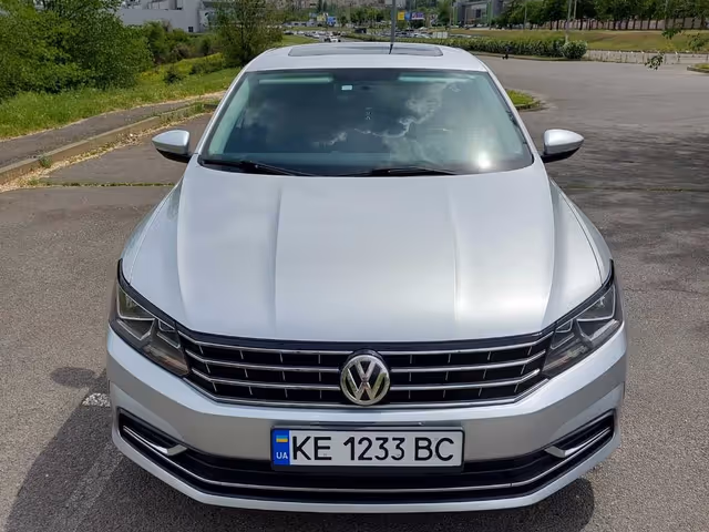 Volkswagen Passat - фото 1
