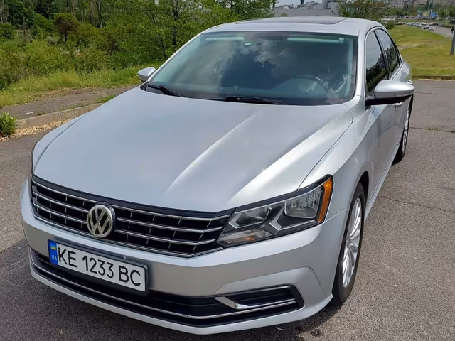 Volkswagen Passat - фото 2