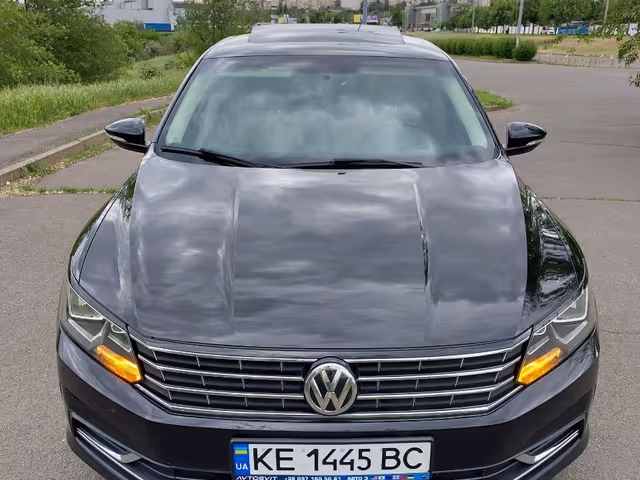Volkswagen Passat - фото 1