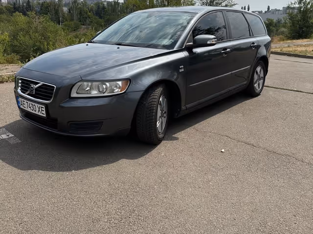 Volvo V50 - фото 3