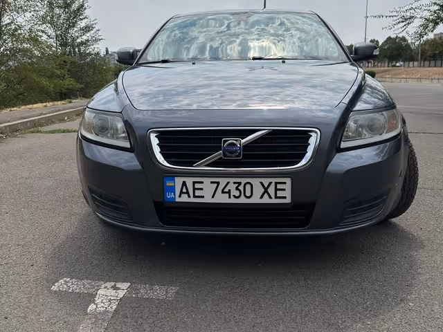 Volvo V50 - фото 2