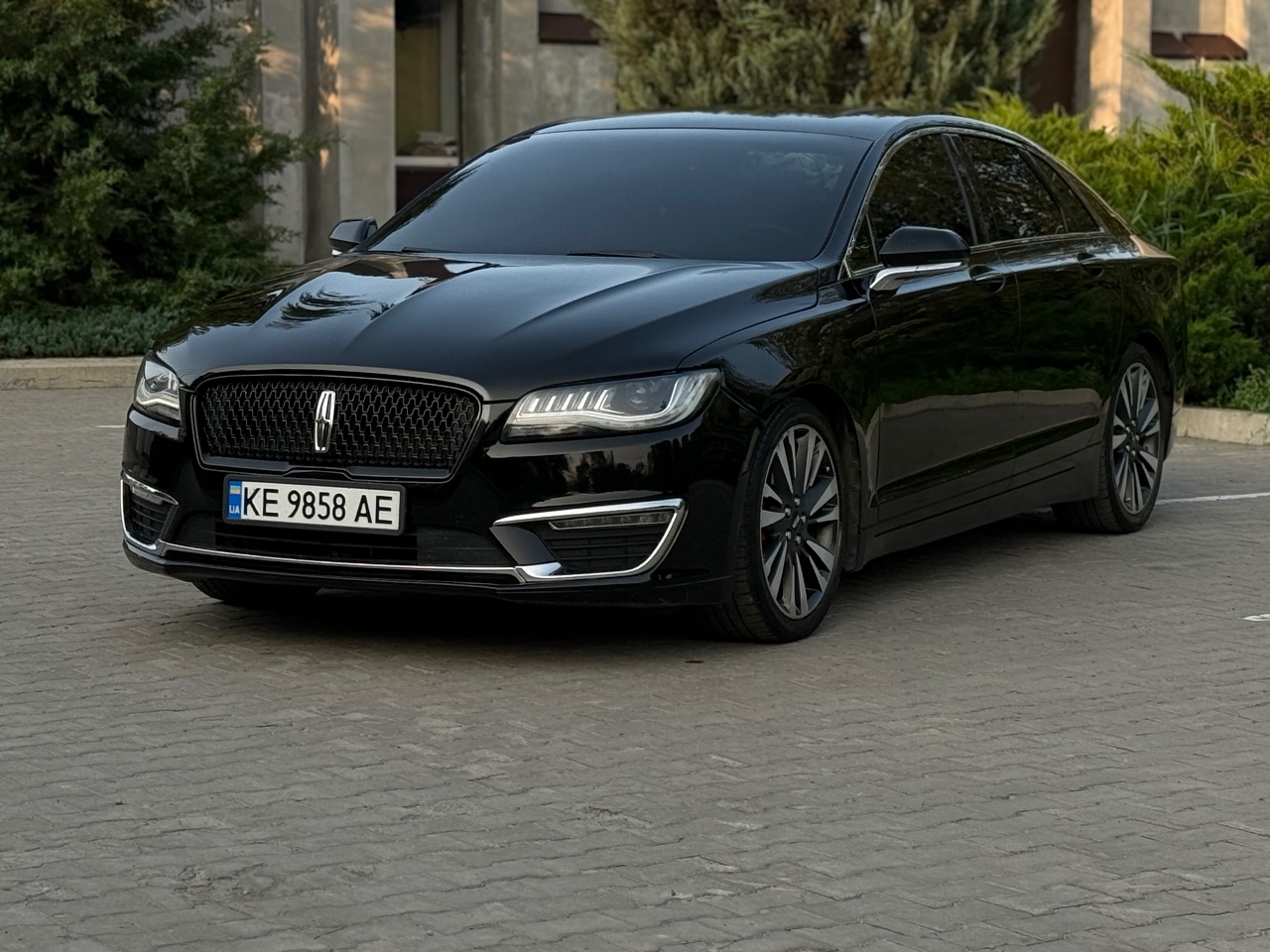 Lincoln MKZ - фото 2