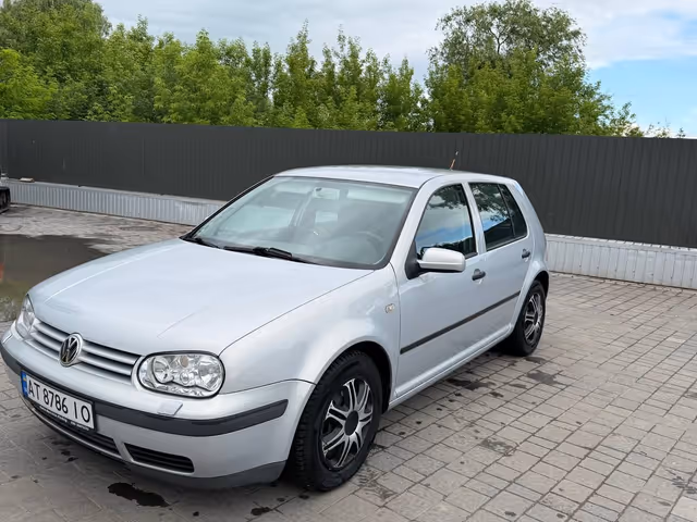 Volkswagen Golf - фото 2