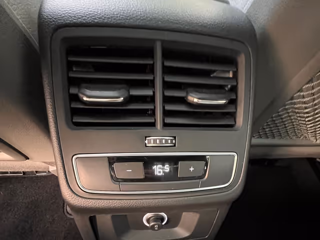 Audi A4 - фото 4