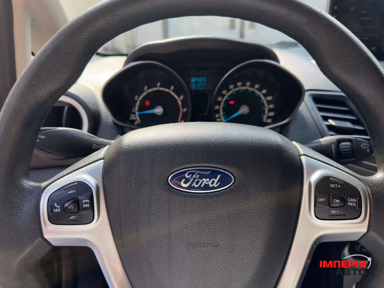 Ford Fiesta - фото 8