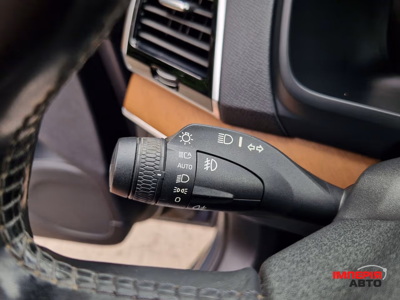 Volvo XC90 - фото 17