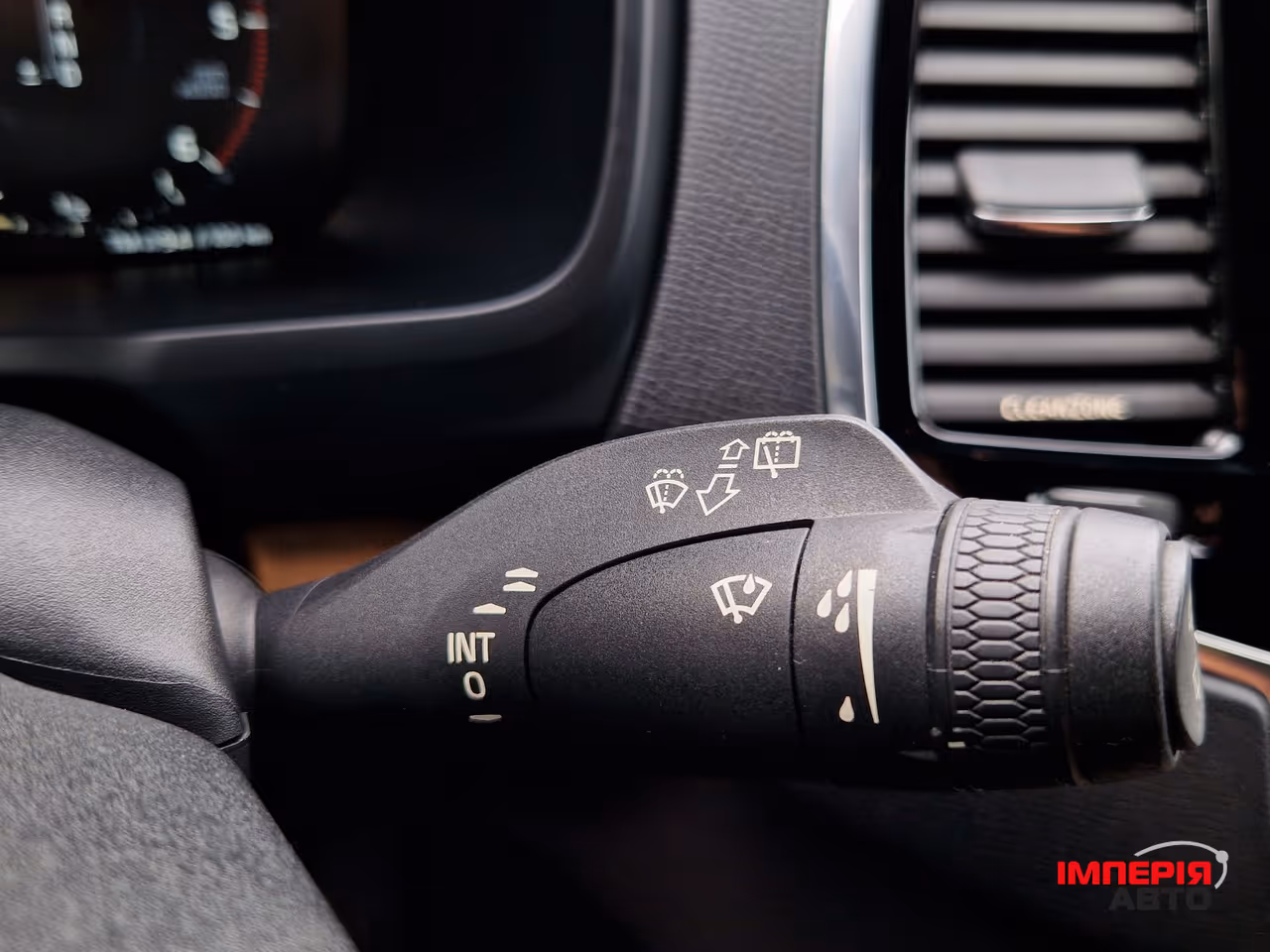 Volvo XC90 - фото 18