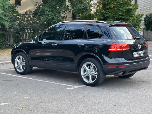 Volkswagen Touareg - фото 4