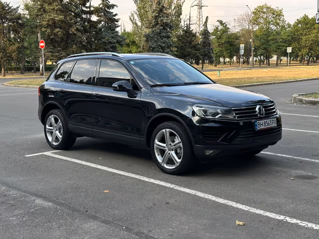 Volkswagen Touareg - фото 1