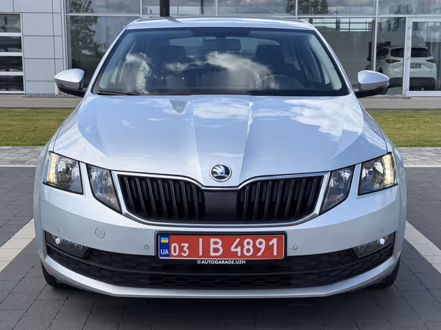 Skoda Octavia - фото 3