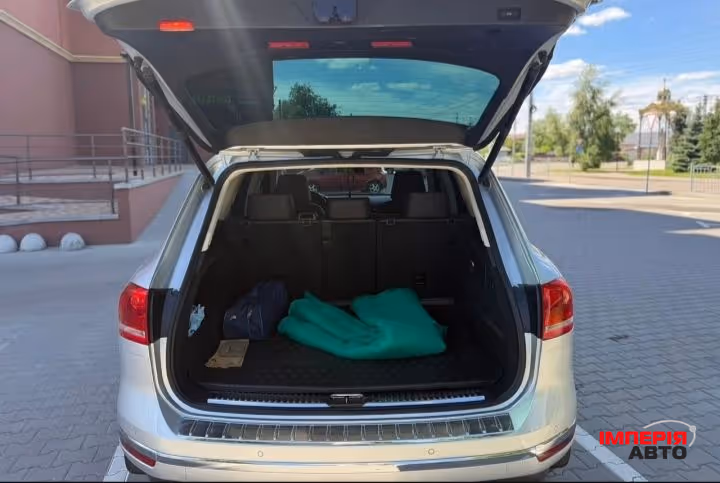 Volkswagen Touareg - фото 8