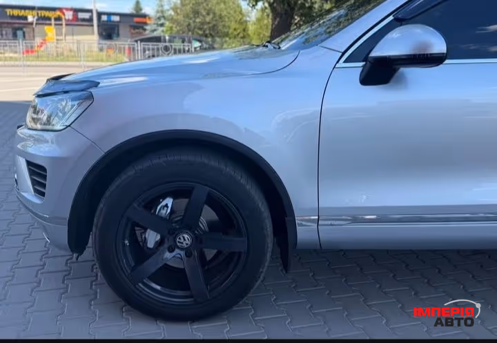 Volkswagen Touareg - фото 7