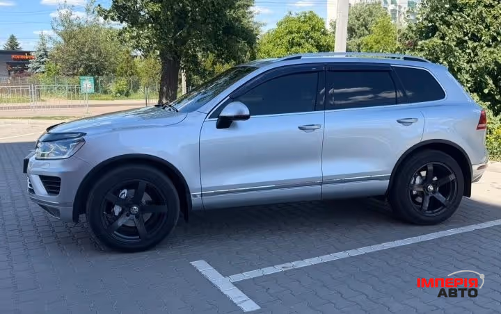 Volkswagen Touareg - фото 6