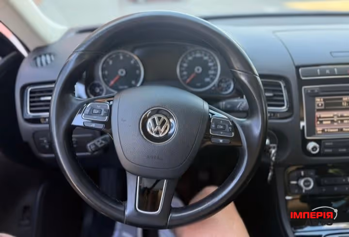 Volkswagen Touareg - фото 12