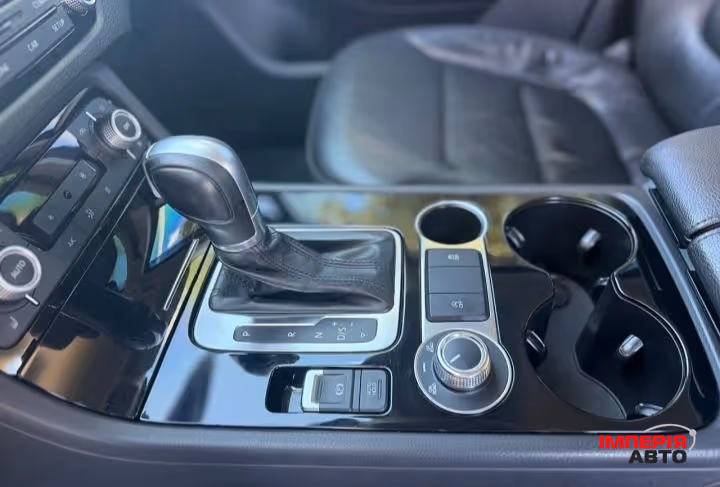 Volkswagen Touareg - фото 14