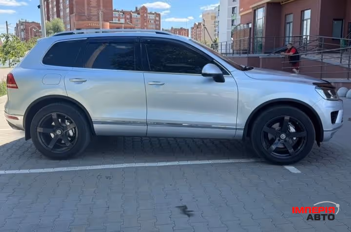 Volkswagen Touareg - фото 4