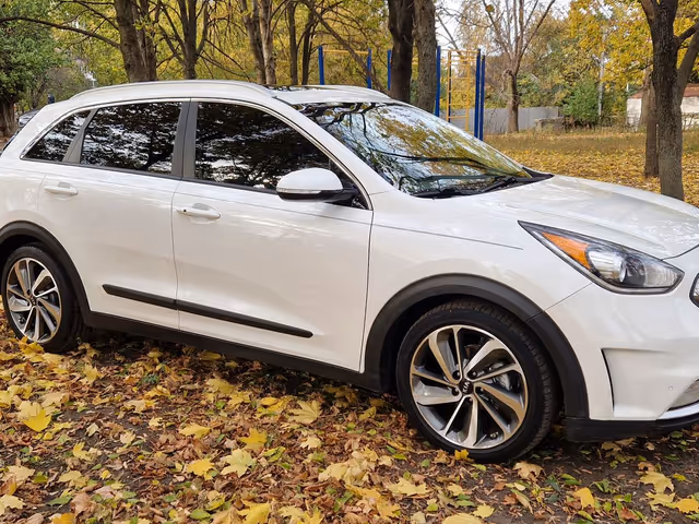 Kia Niro - фото 1