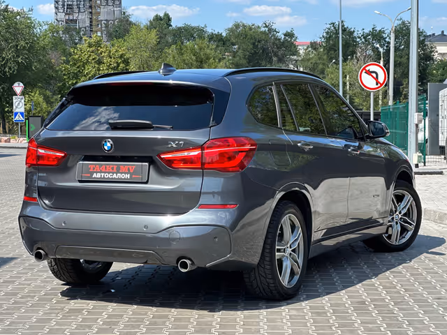 BMW X1 - фото 2