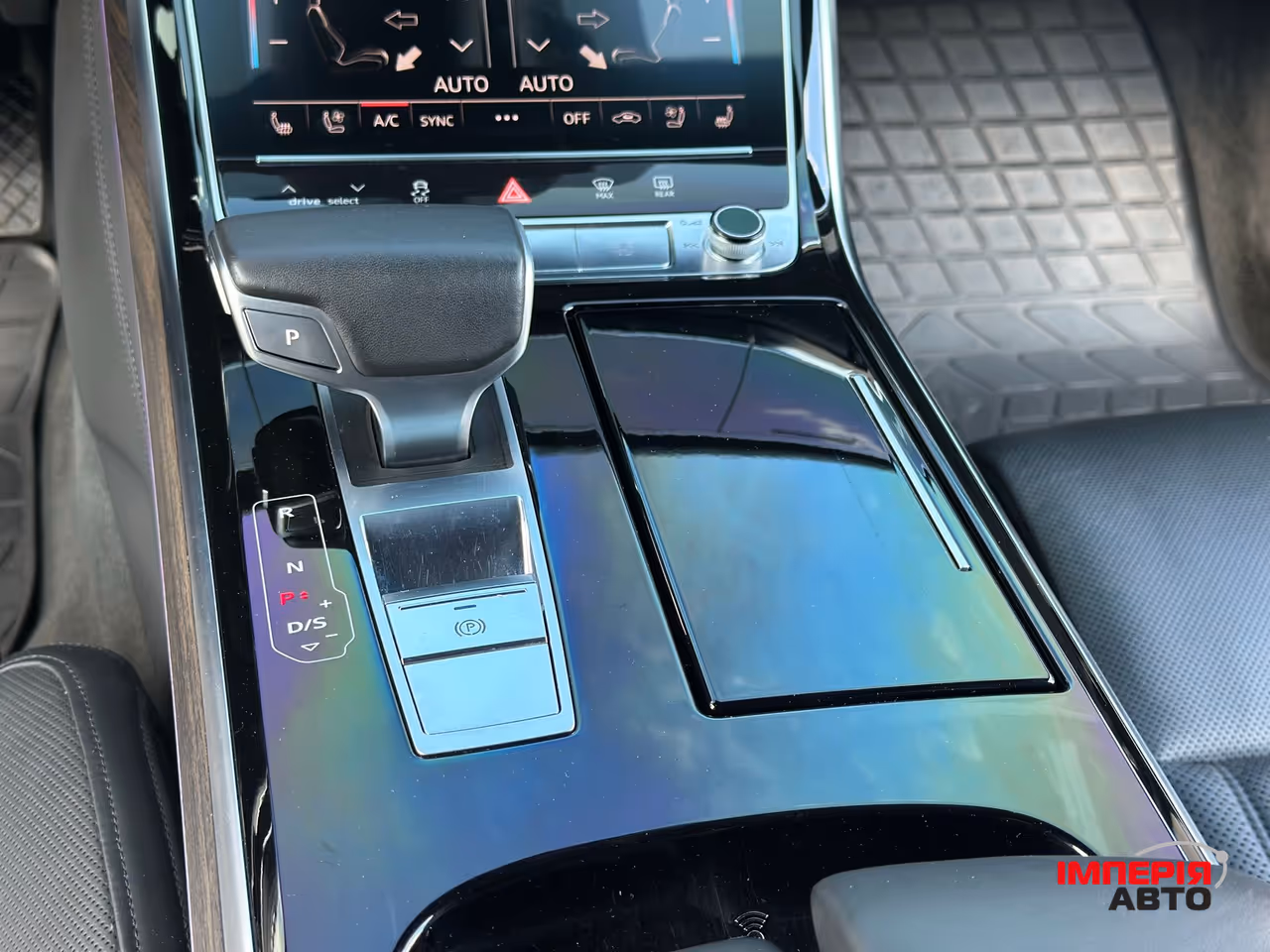 Audi A8 - фото 59
