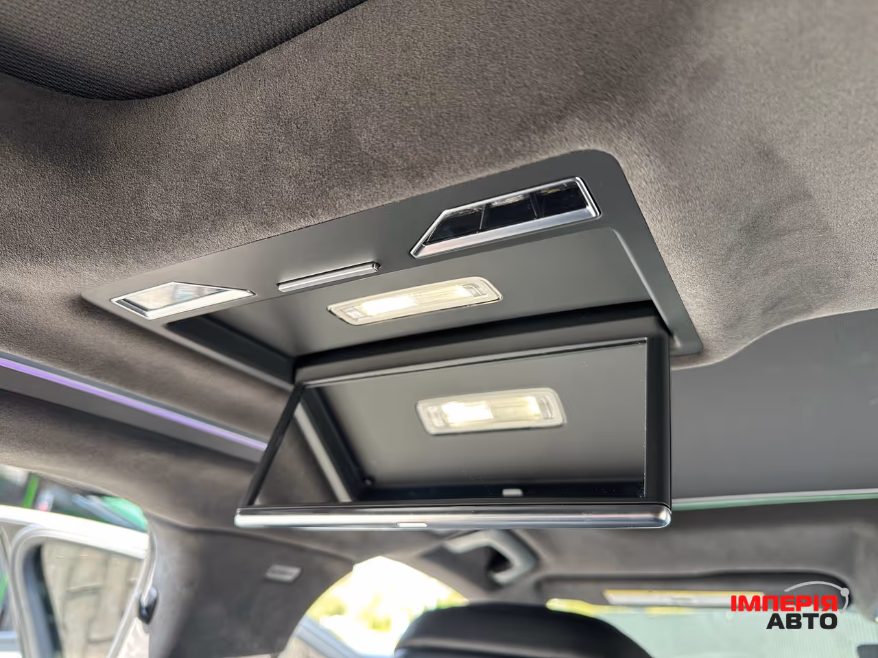 Audi A8 - фото 32