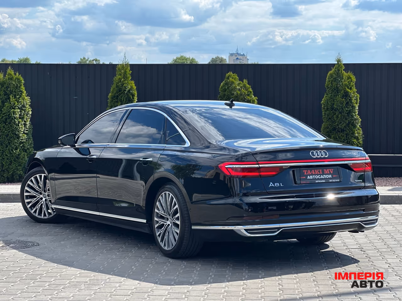 Audi A8 - фото 5