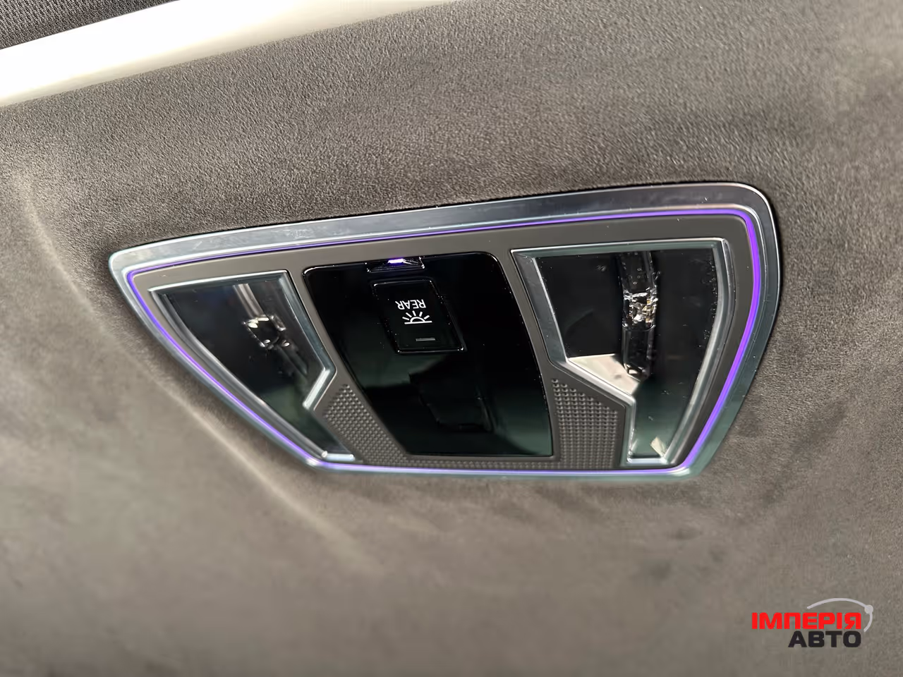 Audi A8 - фото 33