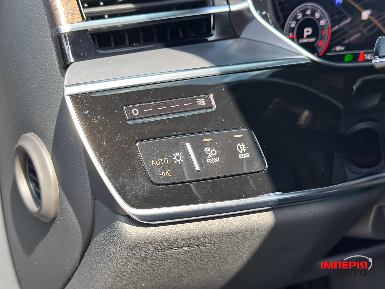 Audi A8 - фото 19