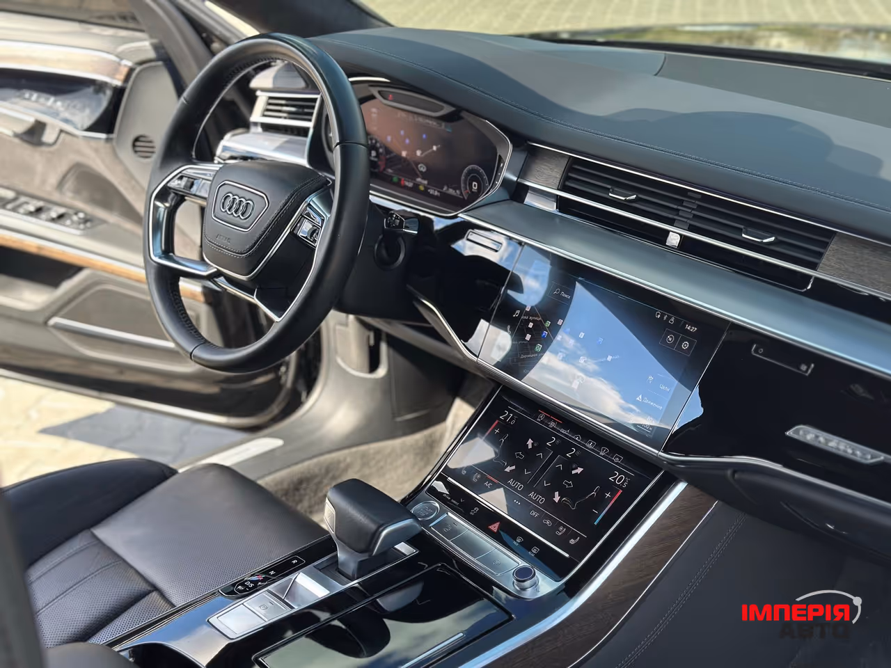 Audi A8 - фото 42