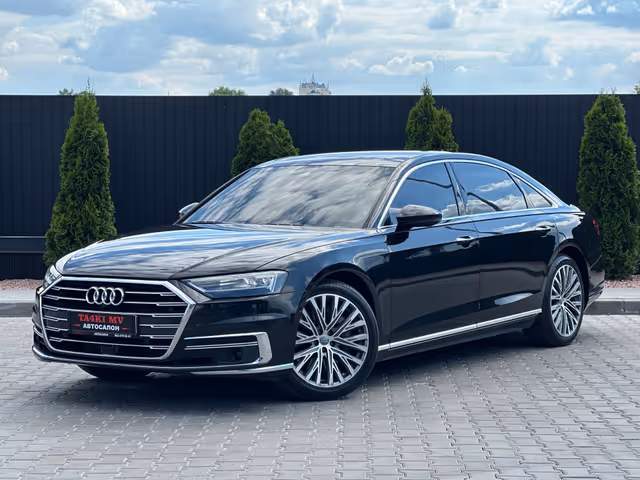 Audi A8 - фото 1